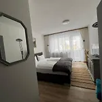 Haus Zum Guten Hirten 招待所 3*