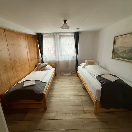 Haus Zum Guten Hirten Guest house Steinsfeld